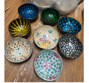 Meilleures ventes : bols en noix de coco artisanaux décorés de coquillages, vente en gros directement de l'usine du Vietnam - Product Image 6