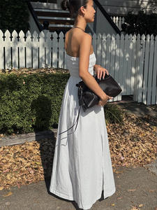 Robe longue plissée sans bretelles <span class=keywords><strong>en</strong></span> coton pour femme, taille haute, style tube, collection été 2026, idéale pour les vacances à la plage, fabrication OEM. - Product Image 3