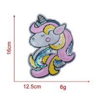 Patch Licorne Personnalisé à Paillettes, Badge Brodé Arc-en-ciel, Applique Cheval Scintillant, Animal Magique Adorable à Thermocoller pour Vêtements d'Enfants et Jouets DIY