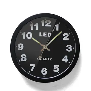 سعر المصنع 12 بوصة حجم بسيط المعادن النيون الصمام ساعة علامة الأزياء الإبداعية كتم ساعة حائط غرفة المعيشة الكوارتز ساعة حائط