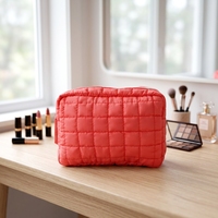 OEM Großhandel Benutzerdefiniertes Logo Gesteppte Designer-Kosmetiktasche Premium Reise-Toilettenartikel-Organizer Box Make-up-Tasche