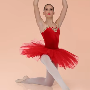 Justaucorps simple et intemporel, élégant, traditionnel, col cœur, velours, tutu, vêtements de danse - Product Image 1
