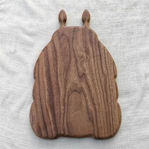Tabla de Cortar de Madera de Nogal Negro con Diseño de Anime <span class=keywords><strong>Totoro</strong></span> Personalizado de Fábrica, Regalo para Picnic y Días Festivos, <span class=keywords><strong>Restaurante</strong></span> Occidental - Product Image 4