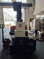 Machine de découpe à fil EDM CNC DK7735 avec contrôleur Autocut et rails de guidage linéaires