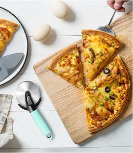 Vente en gros Lame de roue en acier inoxydable Trancheuse à fromage Coupe-<span class=keywords><strong>pizza</strong></span> avec poignée en PP - Product Image 3