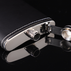 6oz 8oz tùy chỉnh Laser khắc logo 304 thép không gỉ da bọc <span class=keywords><strong>Hip</strong></span> Flask cho rượu Hộp Quà Tặng đóng gói cho cắm trại ngoài trời - Product Image 4