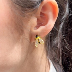 Nouvel ensemble collier et bracelet Abeille Reine de la Planète, Chaîne de clavicule polyvalente et élégante pour femme avec petite abeille haut de gamme - Product Image 4