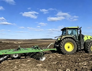 Maquinaria Agrícola Más Popular, Tractor de 158 HP RN1604, Tractor de Ruedas Híbrido con Modos Económicos y de Ahorro de Combustible - Product Image 4