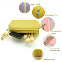 Mode Logo personnalisé grande capacité Silicone maquillage cosmétique porte-monnaie pochette sacs étanche voyage maison stockage décor femmes