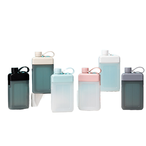 Bouteille d'eau plate de luxe A5 2026, vente en gros, avec logo personnalisé, bouteille en papier format carnet, flacon fin avec poignée, mug transparent portable - Product Image 1