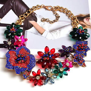 Kaimei <span class=keywords><strong>2025</strong></span>, joyería de moda, collar de oro Vintage de moda europea, collar de flores de Color, venta al por mayor, collares de boda llamativos de diamantes - Product Image 1