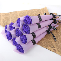 Vente chaude populaire fête des mères unique bouquet de fleurs de savon d'oeillet artificiel avec emballage élégant pour le cadeau de fête des mères