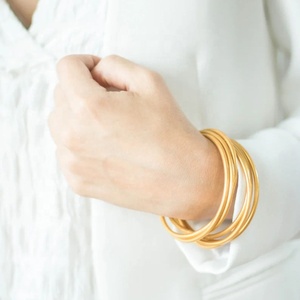 Pulsera de silicona con símbolo de la suerte, brazalete budista de color dorado claro, estilo tibetano - Product Image 4