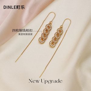 Boucles d'oreilles pendantes Dinle en forme de pièce de monnaie avec micro-incrustations géométriques, idéales pour les soirées et la mode - Product Image 2