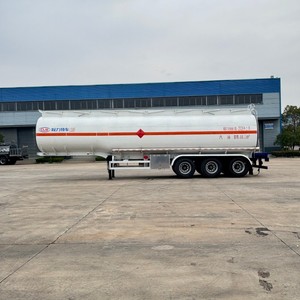 Semirremolque Cisterna de Combustible de 45M3 de Aleación de Aluminio y Acero Inoxidable para Transporte de Petróleo y Diésel - Product Image 3