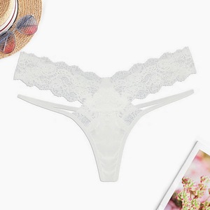 Tanga de encaje sexy para mujer, color negro, cintura baja, lencería transparente para uso íntimo. - Product Image 3
