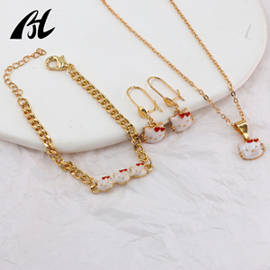 Il <span class=keywords><strong>Set</strong></span> di gioielli in lega placcata oro Kawaii KT gat girls di moda Y2K include bracciale collana cuore zircone matrimoni bambini - Product Image 6