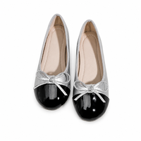 Zweifarbige Mary-Jane-Schuhe für Mädchen mit kontrastierendem Rand, Schleifen-Flats, klassische Ballerina-Silhouette, rutschfeste Sohle