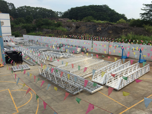 สะพานแพโครงสร้างอลูมิเนียมกลางแจ้งปรับแต่งได้สำหรับท่าจอดเรือดีไซน์ทันสมัยพร้อมยางบล็อกแบบนิ่มที่สามารถปรับแต่งได้ - Product Image 5