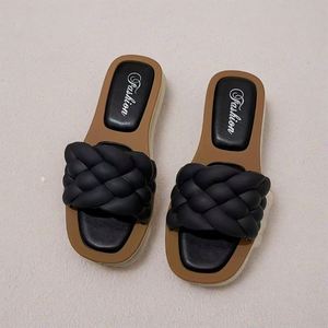 Wholesale New Design Fashionable Women's <b>Flat</b> slippers <b>Sandals</b> Non-slip Wear-resistant <b>Sandals</b> for Women and Ladies of China - Product Image 3