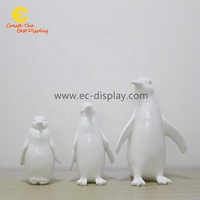 Grande sculpture de pingouin en fibre de verre pour vitrines, statues d'animaux en fibre de verre