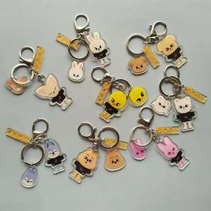 KPOP <span class=keywords><strong>Stray</strong></span> Kids SKZ lindo llavero de plástico de dibujos animados UV impreso foto Digital acrílico llavero acero inoxidable tipo Metal para llaves - Product Image 1