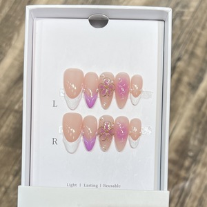 Faux <span class=keywords><strong>ongles</strong></span> à presser sculptés dorés, design français <span class=keywords><strong>blanc</strong></span>, forme amande, style nude délicat, bordure dorée sculptée, longue durée, export - Product Image 2