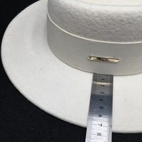 Chapeau de bateau en feutre, petit chapeau plat en laine, style Fedora, blanc, vente en gros, collection automne-hiver 100%, 2021
