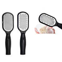 Râpe à pieds en acier inoxydable avec couvercle de rangement anti-éclaboussures amovible, outil de pédicure pour éliminer les callosités et les peaux mortes