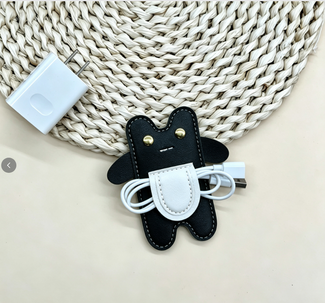 Wholesale Frog Shape Cable Organizer, Vegan Leather Cable Holder Cord Keeper Charger Cable Organizer for Travel Home Office