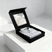 Boîte d'emballage magnétique rigide de luxe noire avec laminage mat, papier double face et fenêtre transparente en PVC pour vêtements/t-shirts