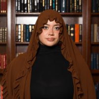 Vente en gros de hijabs en mousseline pour femmes musulmanes, usine de hijabs, bordure à volants, couleur unie élégante, fournisseur personnalisé de hijabs