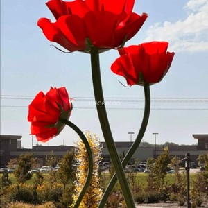 Scultura Astratta di Rosa in Metallo Verniciato Rosso di Alta Qualità Vincentaa - Product Image 3