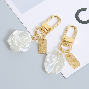 Élégant Vintage Rose Arc Perle Acrylique Porte-clés Femmes À La Mode Alliage Métal Pendentif Porte-clés Porte-Monnaie Accessoires Élégant - Product Image 6