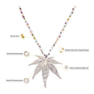 Collier pendentif vintage en feuille d'érable japonais naturelle, véritable feuillage d'arbre, perle et pierres colorées, bijoux pour femme - Product Image 6