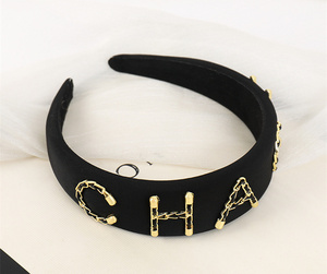 Serre-tête en velours avec lettres noires, Vintage et à la mode - Product Image 4
