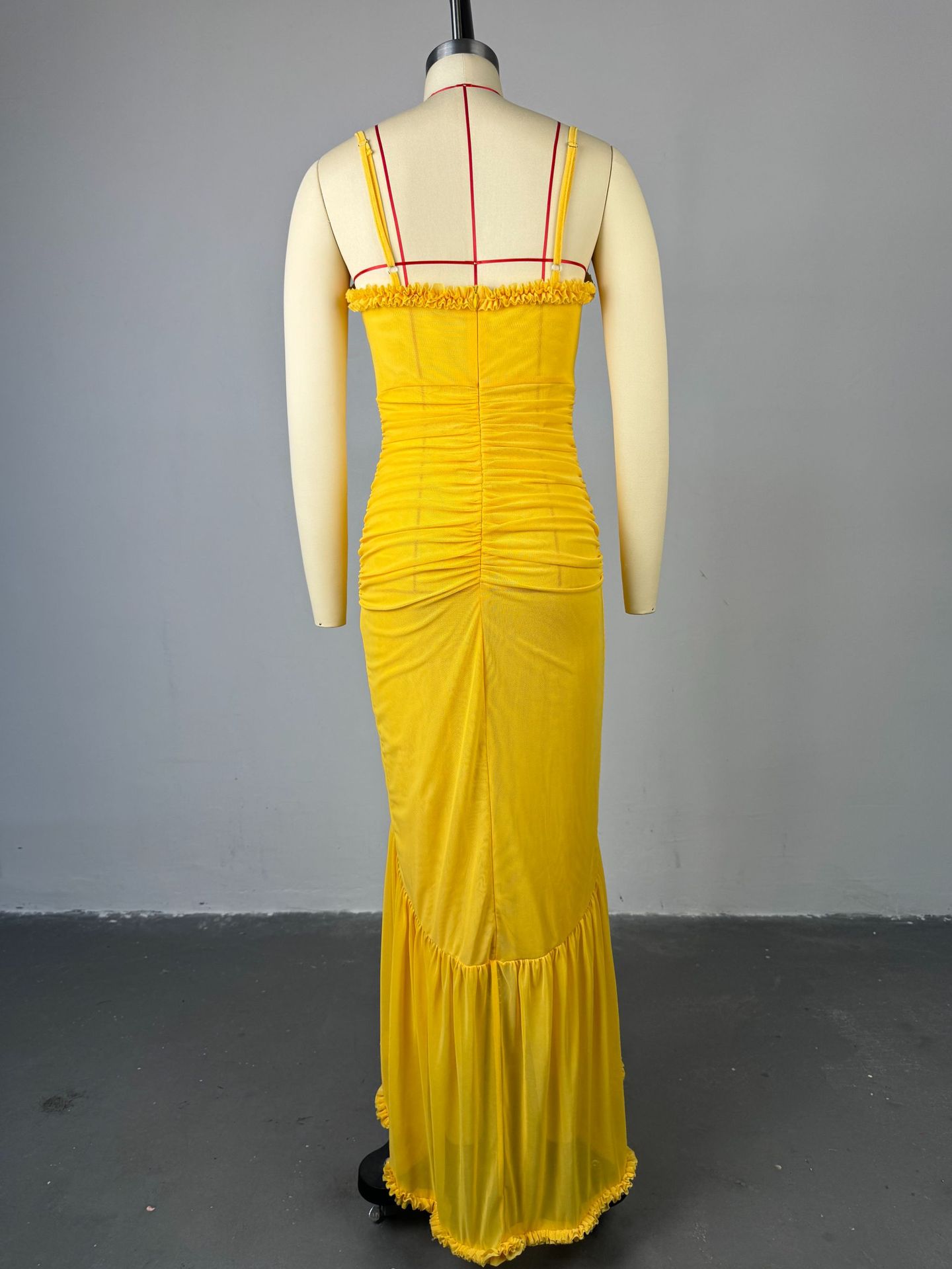 Yellow Sexy Backless Tight Dress - Sleeveless Evening Dress for Ladies, Ruffled Hem Design, Ideal for Summer Events Yellow Sexy Backless Tight Dress - Sleeveless Evening Dress for Ladies, Ruffled Hem Design, Ideal for Summer Events