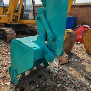 Excavadora Kobelco SK135SR Usada en Buenas Condiciones, Original de Japón, Maquinaria de Construcción Kobelco de Segunda Mano con Cero Colisión Trasera - Product Image 6