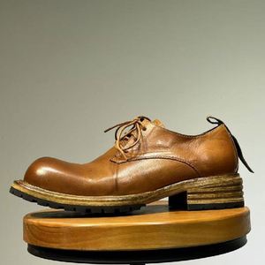 Chaussures Chukka pour hommes en cuir véritable à semelle épaisse, style rétro, décontractées et habillées, pour l'été, l'automne et l'hiver, petite taille, style anglais, à lacets, plateforme - Product Image 1