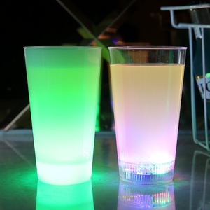 แก้วเรืองแสงปาร์ตี้ 500 มล. แก้ว LED หลากสีกระพริบ แก้วน้ำแบบมีไฟกระพริบสำหรับปาร์ตี้ - Product Image 1