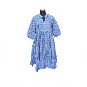 Belle robe midi d'été en coton faite à la main Himanshi pour femmes, coupe évasée, imprimé numérique, manches bouffantes, imprimé floral - Product Image 1
