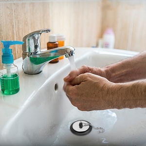 Odor-Proof and Corrosion-Resistant Sewer Dump Plug with Chain <b>Hardware</b> Product - Product Image 2