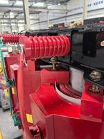 Transformator Tiga Fasa Daya Tinggi Tipe Kering Distribusi Tegangan Listrik Kustom Resin Tahan Api 3D Wound SCB18 SCB14