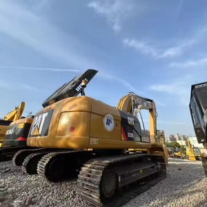 Excavatrice d'occasion Caterpillar 320D2L à faibles heures de travail pour la construction de mines avec moteur central et composants d'engrenage - Product Image 3