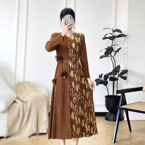 Nouvelle Collection Été 2026 : Robe Plissée Miyake Tendance pour Femme – Coupe Ample et Décontractée, Grandes Tailles, Vêtements Féminins en Gros - Product Image 4