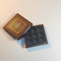 Boîte de papier cadeau Pralines de type à clapet Boîte d'affichage de barre de chocolat avec insert