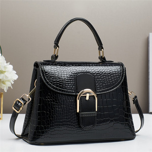 Elegant Women's Single-Shoulder Crossbody Bag <b>Square</b> Shape Zipper Closure Chains Decoration All-Match New Arrival Large Handbags - Product Image 5