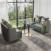 Set Tavolo da Pranzo in Acciaio Inox Stile Italiano con 2 Sedute, Divani per Caffetteria, Arredamento di Lusso per Hotel, Ristoranti Coreani e Caffè