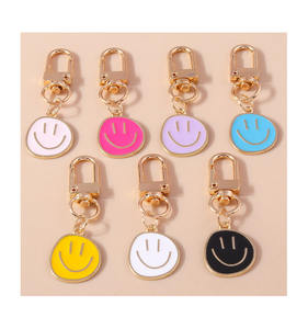 Métal Émail Sourire <span class=keywords><strong>Expression</strong></span> Heureux Visage Souriant Porte-clés Porte-clés Pour Écouteur Cas Bourse Décoration - Product Image 1