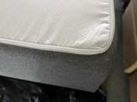 Matelas en mousse dans une boîte Rouleau d'emballage